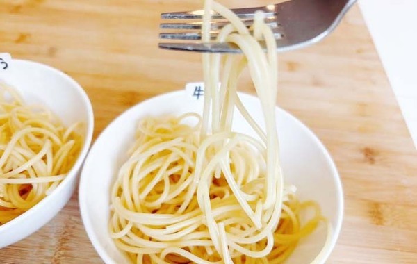 パスタのゆで汁に牛乳を加えると…？　試した結果に「知らなかった」