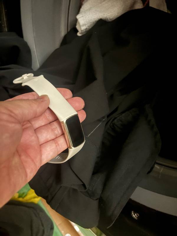 「なんか頑丈なんだよな…」　時計を洗濯機で回すと？「朝から笑った」「すごすぎる」