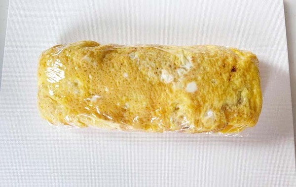 大葉２枚のせて焼くと…？　玉子焼きの断面に「家族から好評」「きれい！」