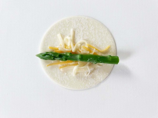 食べた子供が「もっと作って！」　余った餃子の皮で包んだのは…