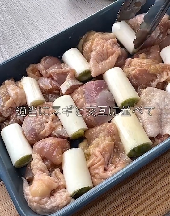 漬けて焼くだけで…？　ピリ辛七味焼き鳥に「ご飯止まらん」「リピ決定」