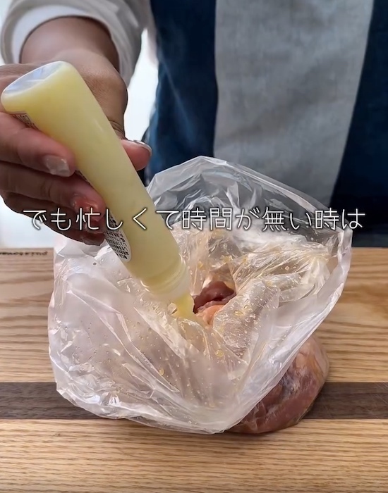 漬けて焼くだけで…？　ピリ辛七味焼き鳥に「ご飯止まらん」「リピ決定」