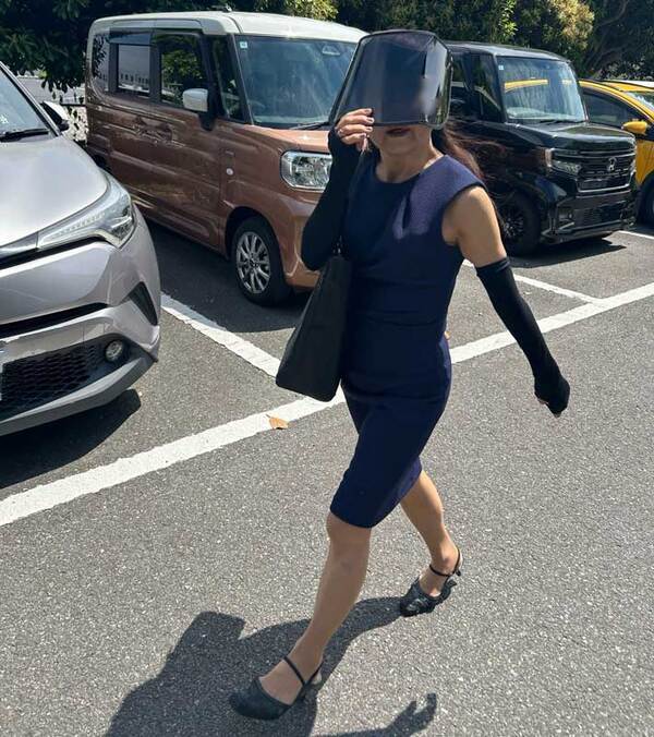 母親の『夏場コーデ』　見事な１枚に「爆笑した」「夏の風物詩」