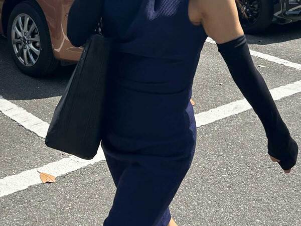 母親の『夏場コーデ』　見事な１枚に「爆笑した」「夏の風物詩」