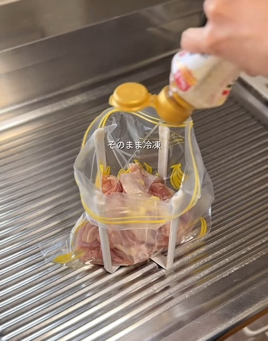 下味をつけて冷凍するだけ？　平日の料理がラクになる工夫に「毎回これでいい」「真似します」