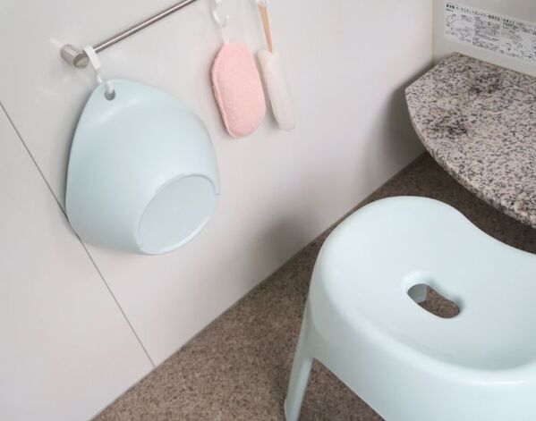 風呂イスを『浮かせた結果』に驚き！　収納の見直しで「清潔になった」「ラクになった」