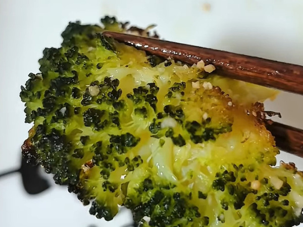 「潰すとこんなにうまいの？」　主役になったブロッコリーに家族が「おかわり！」