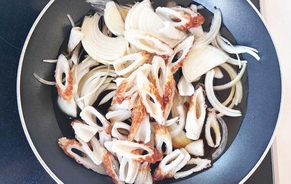 冷蔵庫にあったちくわと卵を見て…？　思いついたレシピが家族に大好評！