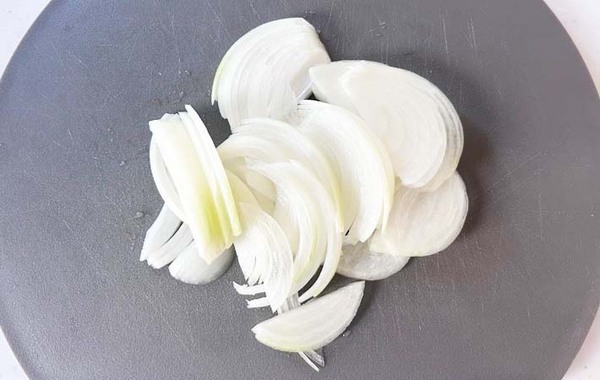 冷蔵庫にあったちくわと卵を見て…？　思いついたレシピが家族に大好評！