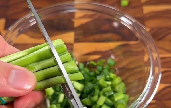 「青ネギを買ってきます」　料理研究家のレシピに「悶絶するうまさ」