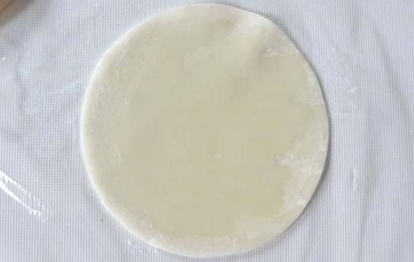 砂糖と餃子の皮だけで作る！　家族が驚いた『手作りおやつ』がこちら