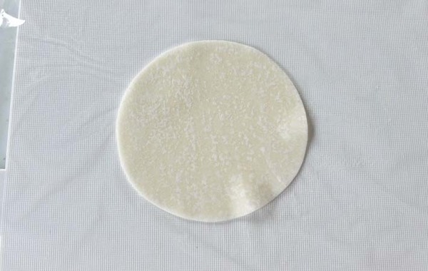 砂糖と餃子の皮だけで作る！　家族が驚いた『手作りおやつ』がこちら