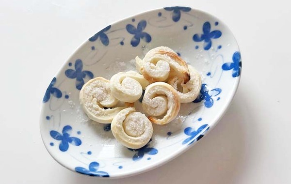 砂糖と餃子の皮だけで作る！　家族が驚いた『手作りおやつ』がこちら