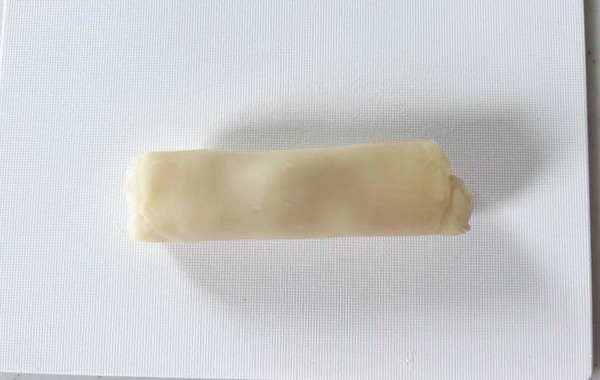 砂糖と餃子の皮だけで作る！　家族が驚いた『手作りおやつ』がこちら