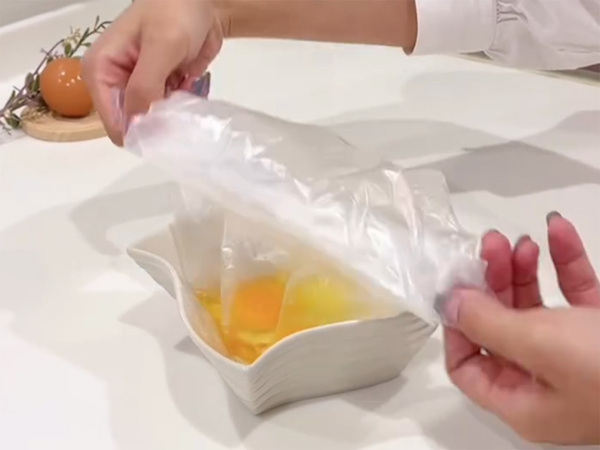 もうゆで卵は作らない！　母が教える『サンドイッチの裏技』に「時短で助かる！」