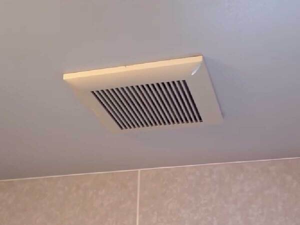 浴室の換気、窓は開けておく？閉めておく？　正解に「初めて知った」