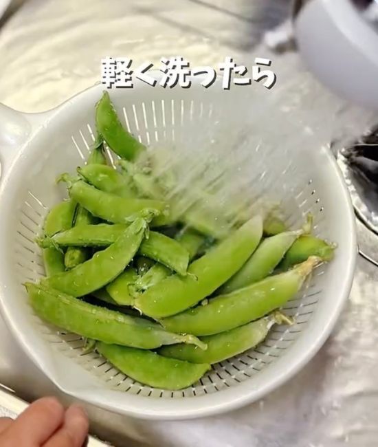 「途中でちぎれない！」　スナップエンドウの筋取りテクに「助かる」「ずっとコレ」