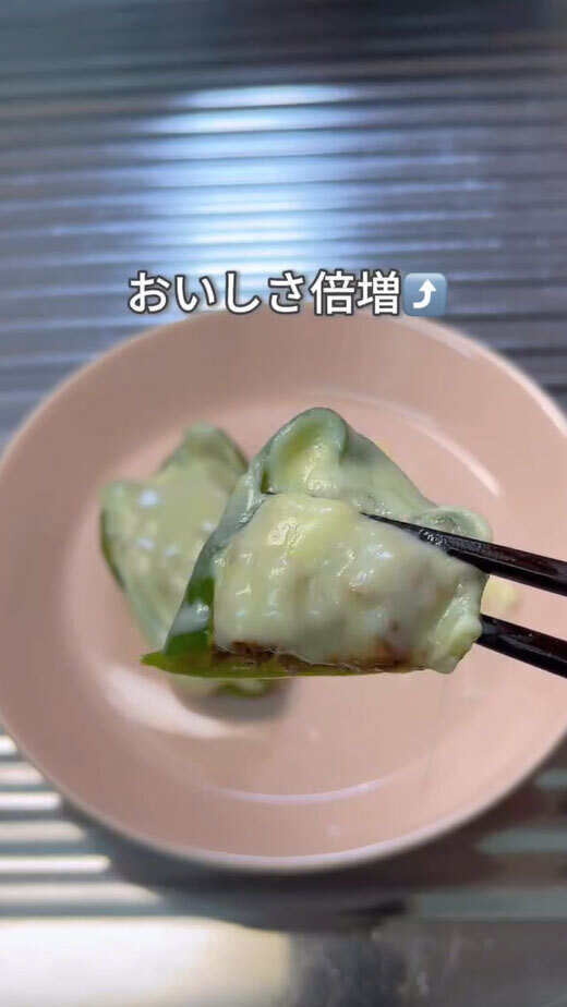 使ったのはひき肉ではなく…　５分で作れる『ピーマンの肉詰め』が、目からウロコだった