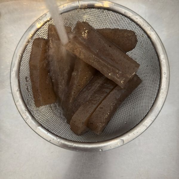 こんにゃくを冷凍すると？　思わぬ食感に「驚いた」「何度も作ってる」