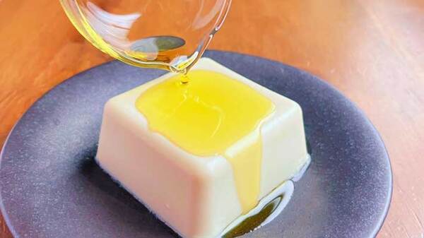 冷たい豆腐にかけるのは…　醤油ではなく？「コレは思い付かなかった」