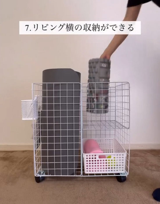 ワイヤーネットを曲げて棚に　１００均収納に「発想がすごい」「家でも試す」