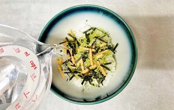 「ノドごし最高」「すぐ食べちゃった」　『お茶づけ海苔』にお湯は注がず…？