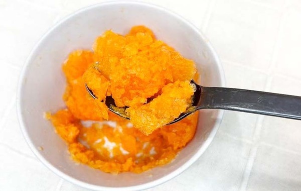 冷凍庫で平たく凍らせると？　保存袋に入れたのは…