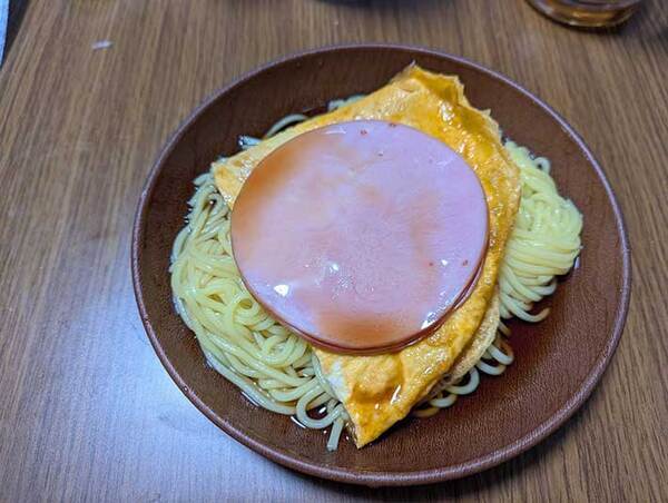 母親が作った冷やし中華　見た目に「泣ける」「概念は合ってる」