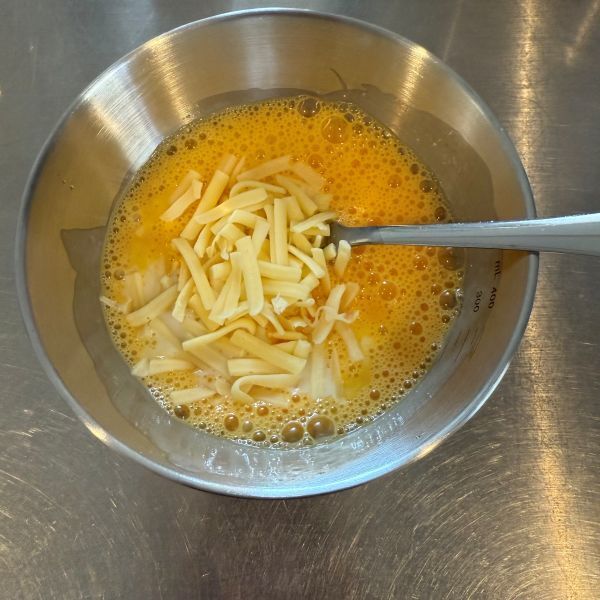 混ぜてレンチンするだけ　オムレツの仕上がりに「ふわふわ」「試す価値ある」