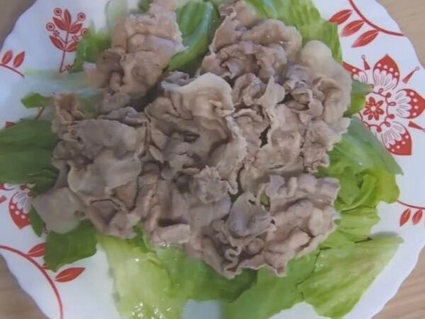 お肉を『麦茶』でしゃぶしゃぶすると？　試した結果に「衝撃」