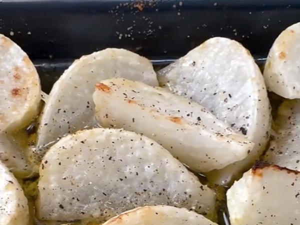 「くし切りにして焼くだけ」　簡単すぎるカブレシピが副菜の定番に！