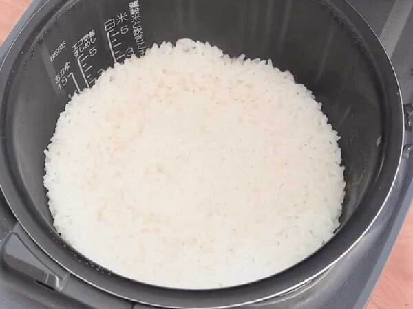 備蓄米をざるに入れて…　出てきた『白い粉』の正体とは？「初めて知った」