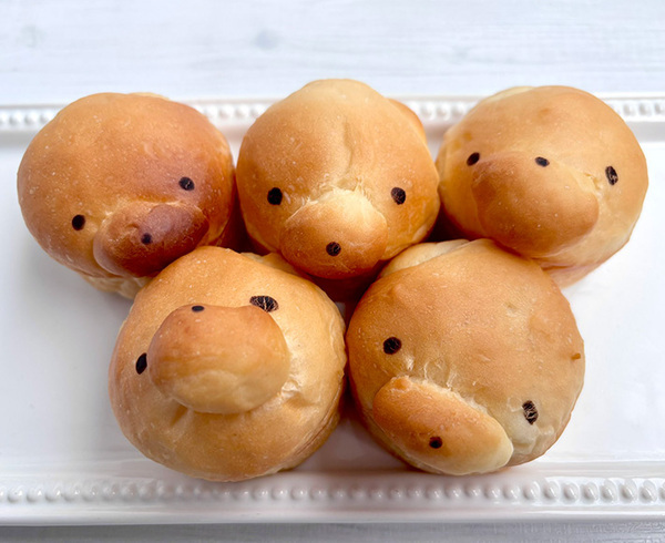 「予言します」　焼き上がったパンを確認すると…「なんだかんだしっくりきた」「マナティーかな」