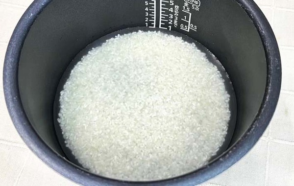 お米に１ｇ加えて炊飯！　劇的においしくするために入れたのは…「意外だった」