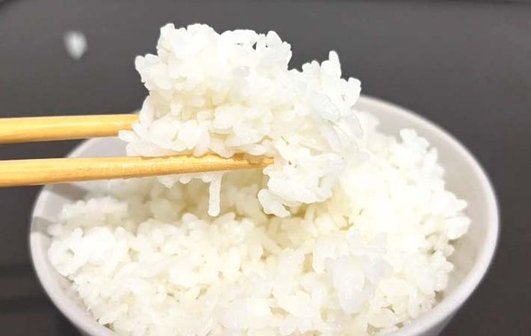 お米に１ｇ加えて炊飯！　劇的においしくするために入れたのは…「意外だった」