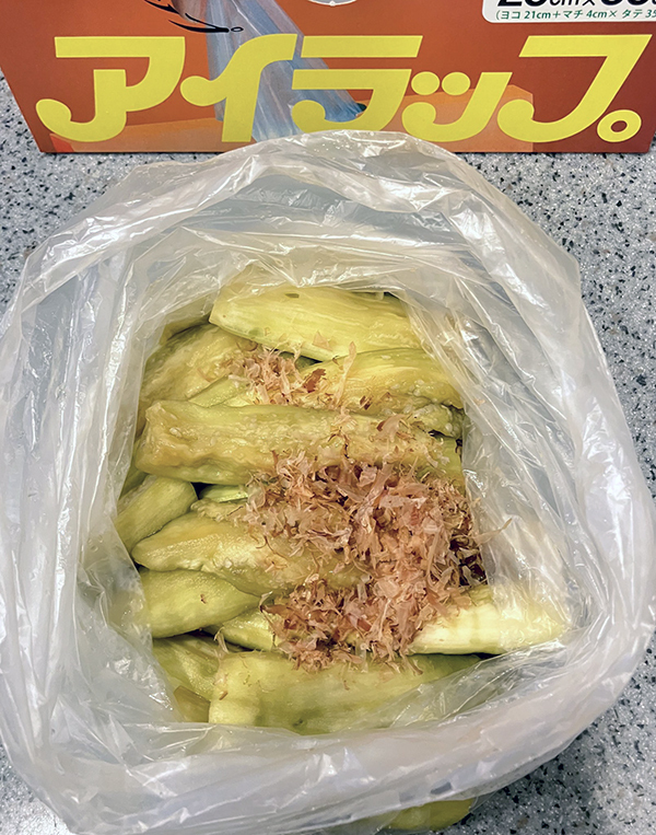 ナスをアイラップに入れて？　企業のアイディアに「この手があったか」「スーパー行ってくるわ」