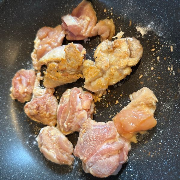 「揚げてないのにカリカリ」　鶏肉を焼くだけのから揚げに「これはアリ」「ヘビロテ決定」