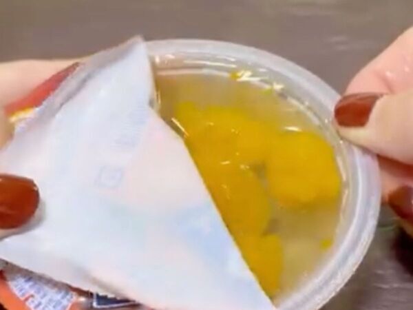 ゼリーのフタは『反対側』から　液体があふれにくくなる理由に「助かる」「今度からそうする」