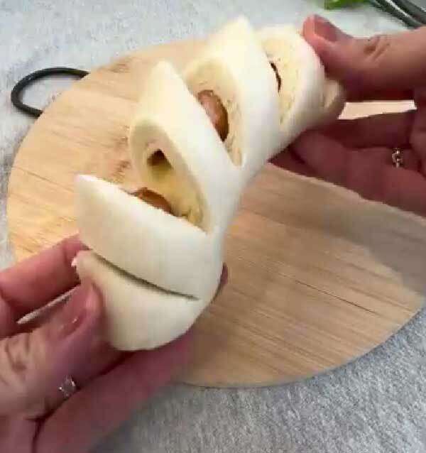 食パンをめん棒で伸ばして…　できたものに「これは天才」「目からウロコ」