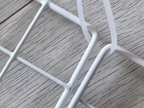 「クローゼットがごちゃ付く…」　１００均の棚アイデアに「最高すぎ」「真似する」