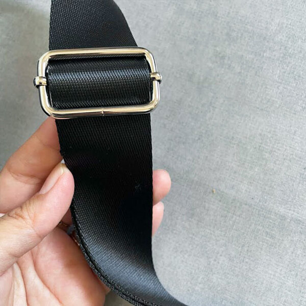 デザインも実用性も抜群！　しまむらの『2420円バッグ』に「絶対買う」「争奪戦間違いなし」