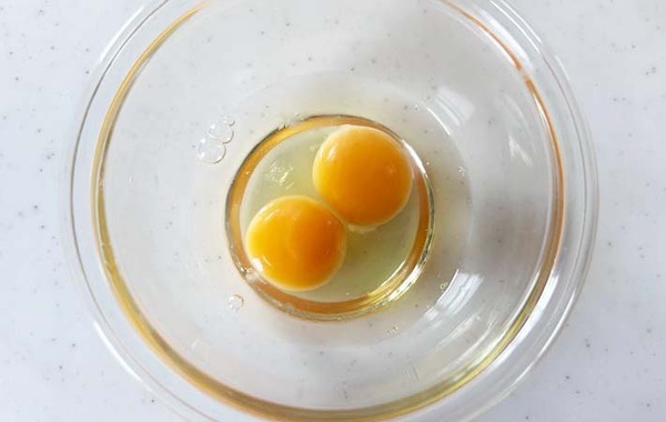 入れたのは醤油ではなく…？　意外な味付けの玉子焼きに「パクパク食べられる！」