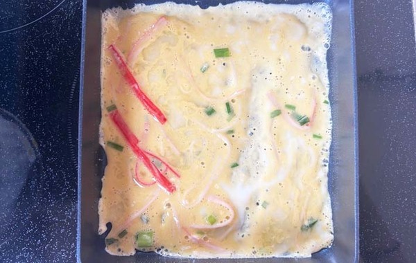 入れたのは醤油ではなく…？　意外な味付けの玉子焼きに「パクパク食べられる！」