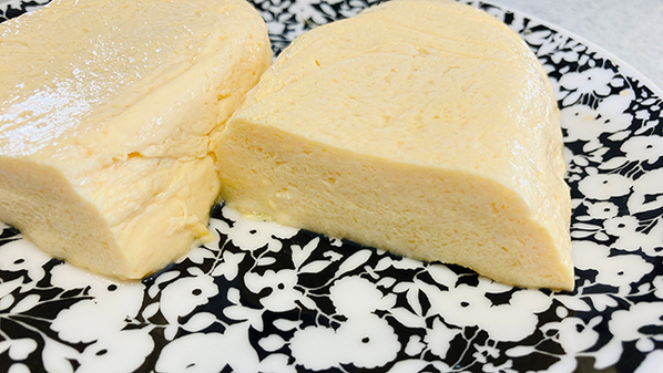 豆腐を入れて、レンジでチン！　完成品に「３日連続で食べちゃった」
