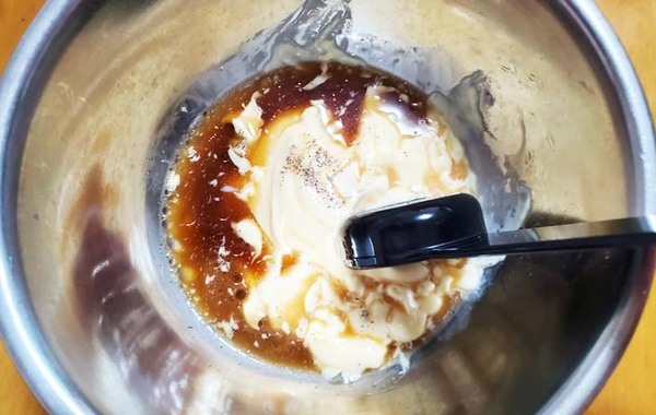 調味料を混ぜるだけ！　めんつゆを使ったドレッシングに「え、本当に？」