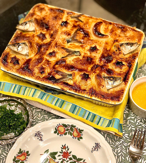 パイ生地に入れたのは…　斬新なビジュアルに「夢に出てきそう」