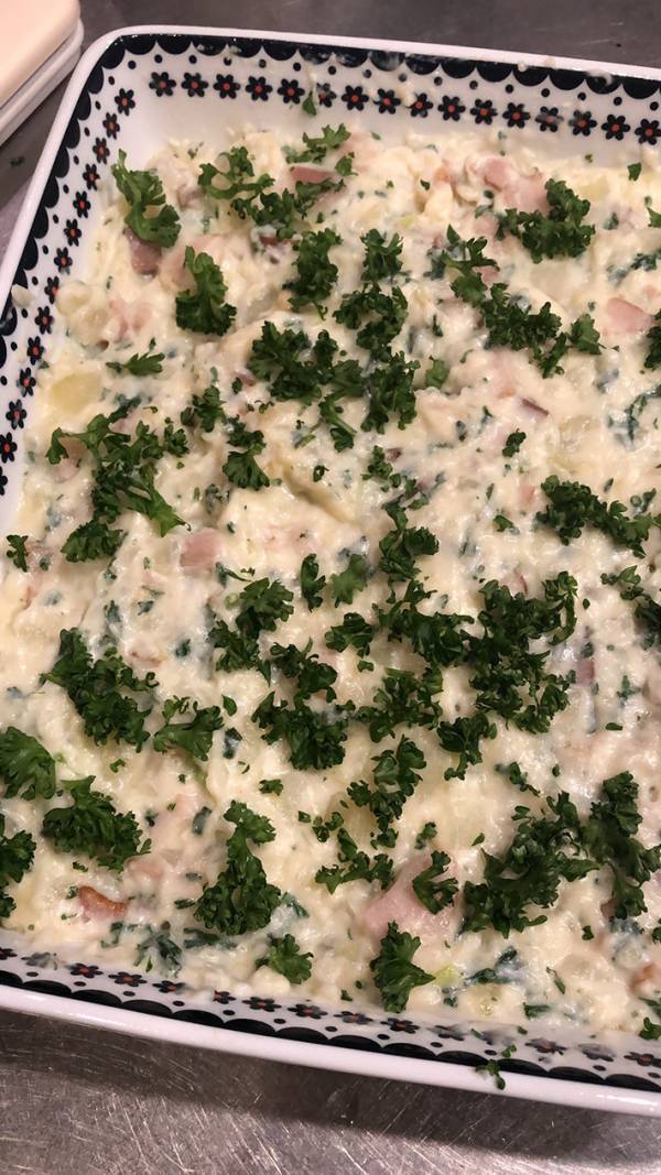 パイ生地に入れたのは…　斬新なビジュアルに「夢に出てきそう」