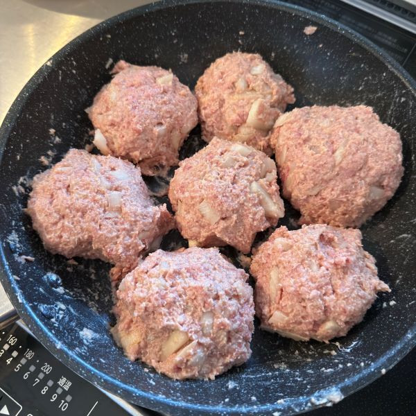 ハンバーグに氷を入れたら…　仕上がりに「驚き」「試したい」