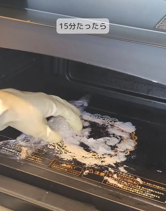 チンするたびに雑菌が…　電子レンジの思わぬリスクに「お手入れ必須」