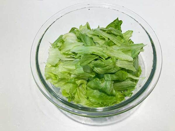 ちぎったレタスを袋に入れて？　全農のレシピに「何度も作ってる」「ひと玉ペロリ」